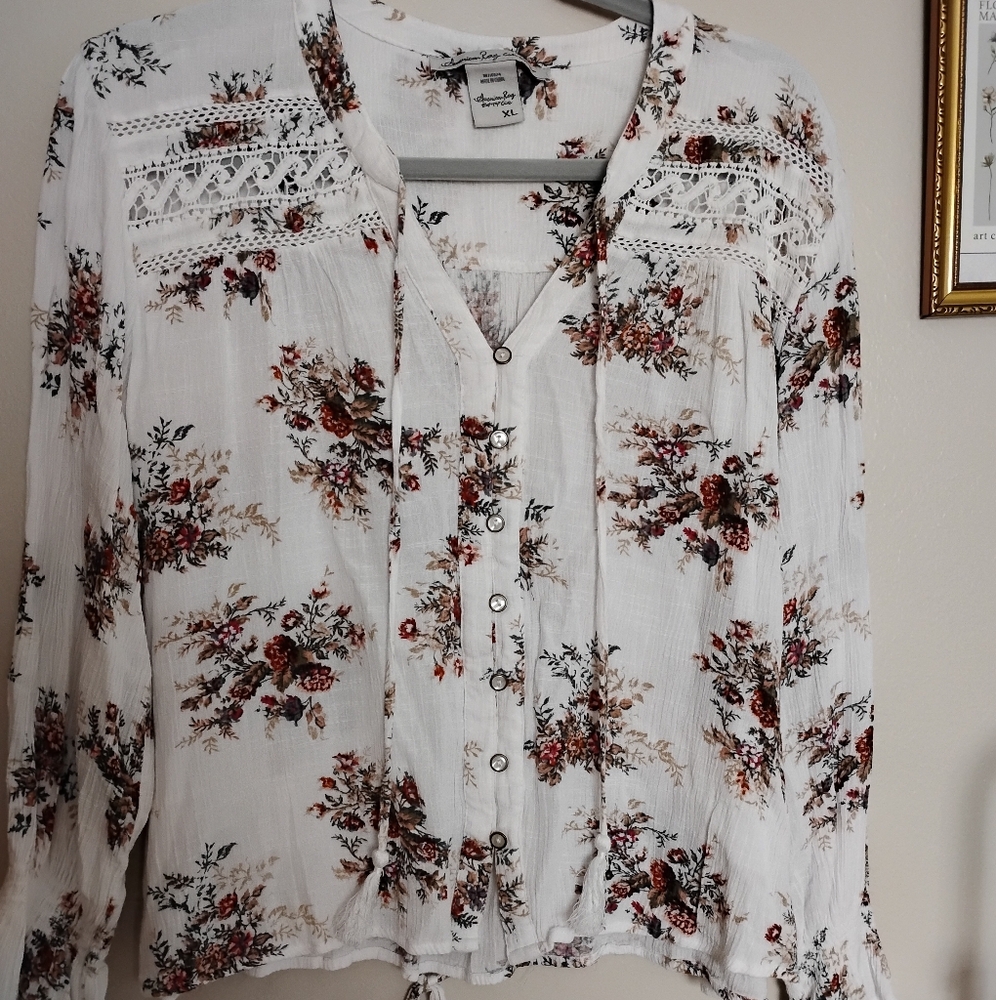 📦LAST CHANCE!Floral White Blouse (XL) - Picture 2 of 10